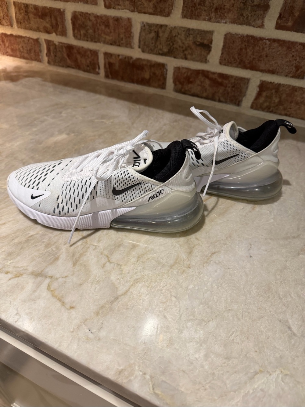 Nike Air Max 270 White and Black - Picture 2 of 7